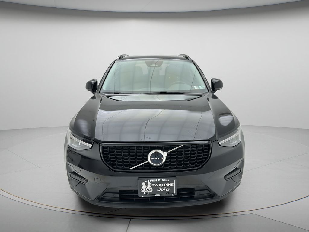 2024 Volvo XC40 B5 Core