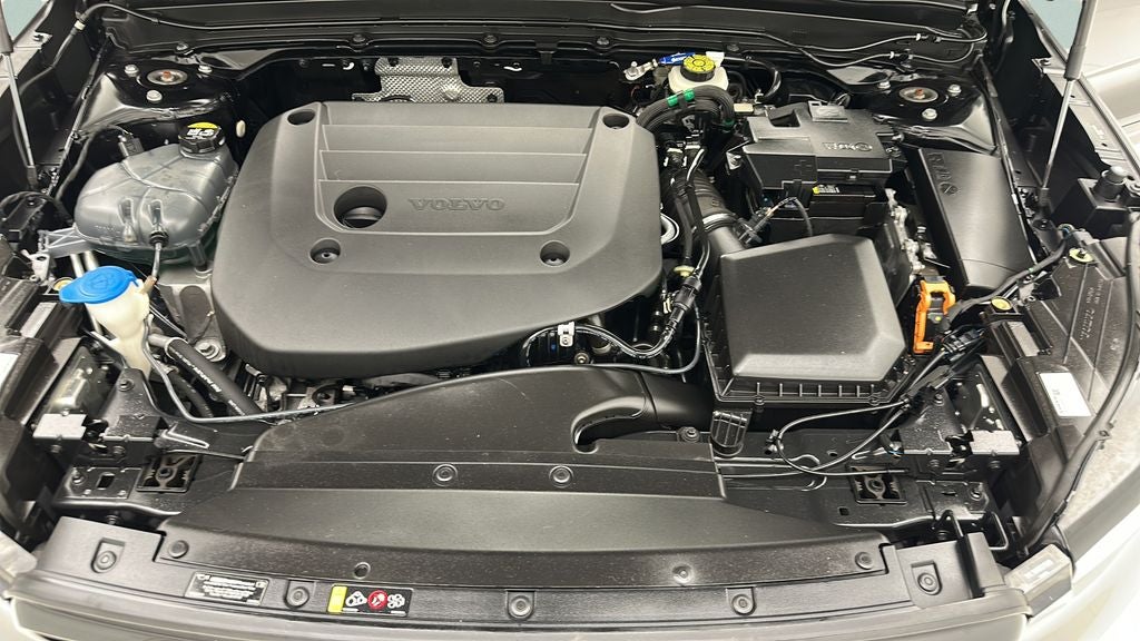 2024 Volvo XC40 B5 Core
