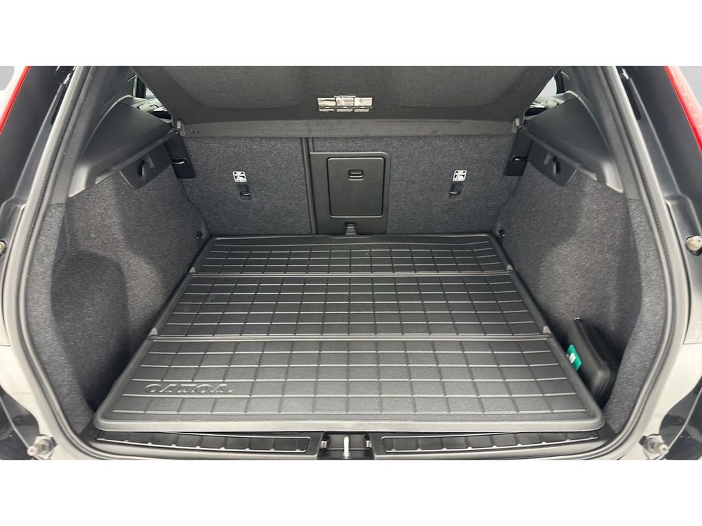 2024 Volvo XC40 B5 Core
