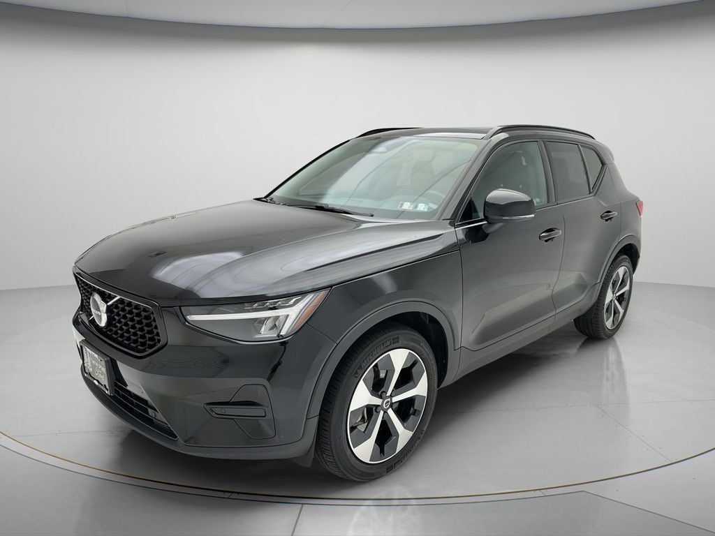 2024 Volvo XC40 B5 Core