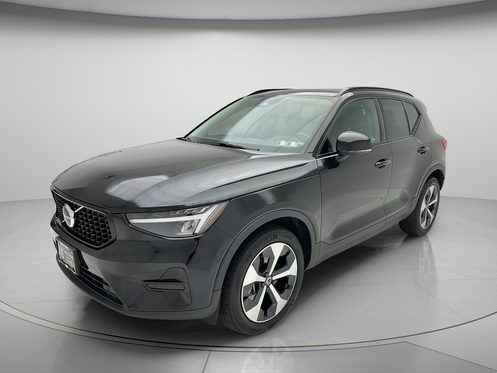 2024 Volvo XC40 B5 Core
