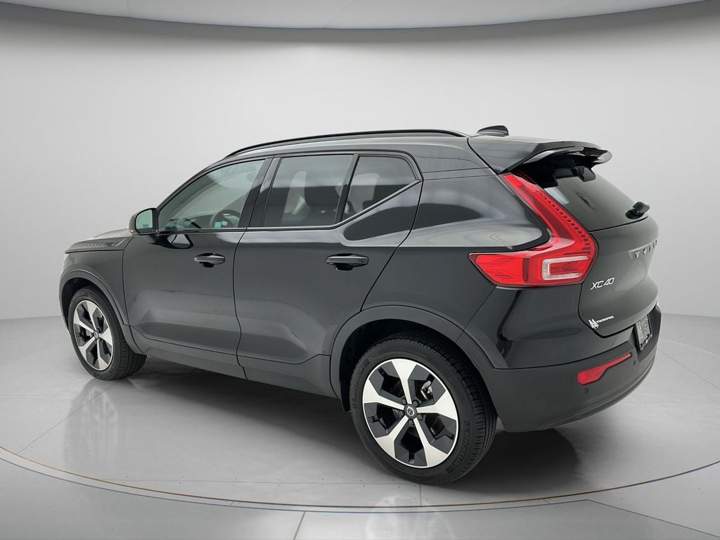 2024 Volvo XC40 B5 Core