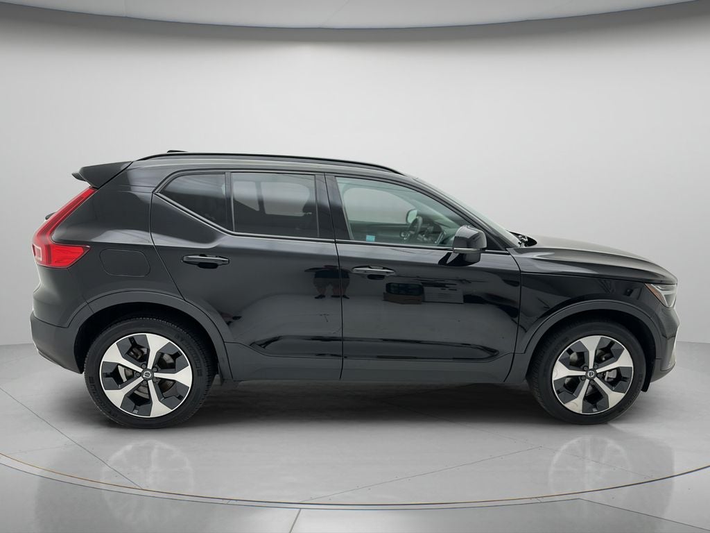 2024 Volvo XC40 B5 Core