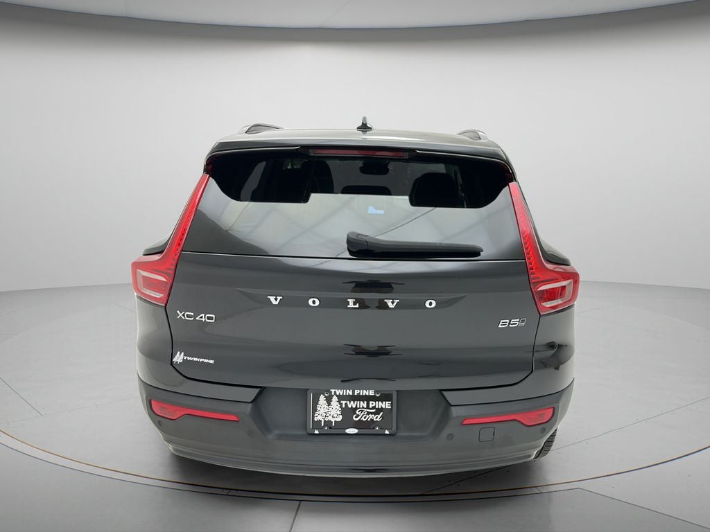 2024 Volvo XC40 B5 Core