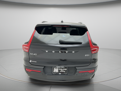 2024 Volvo XC40 B5 Core