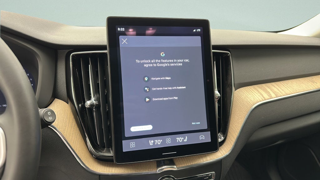 2026 Volvo XC60 B5 Plus