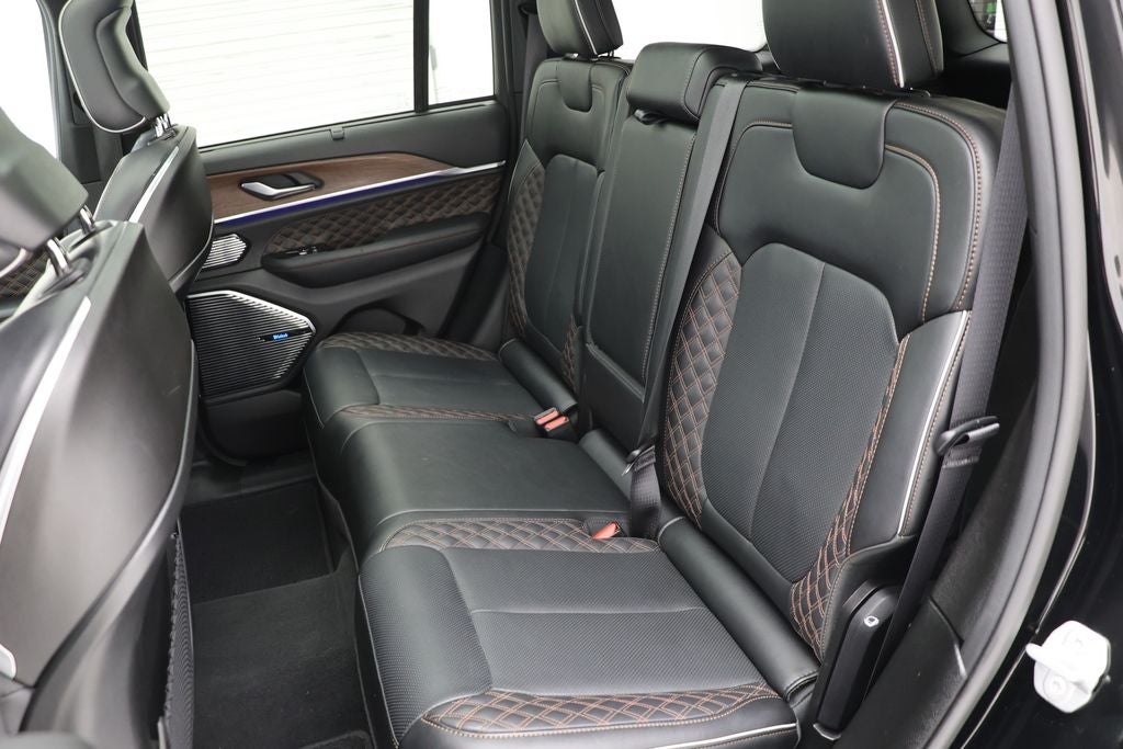 2023 Jeep Grand Cherokee Summit