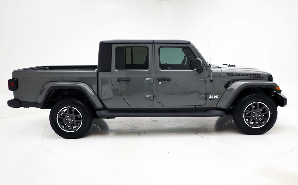 2022 Jeep Gladiator Overland