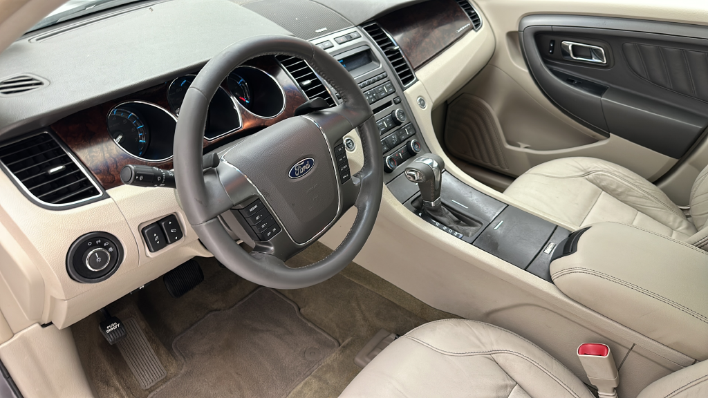 2011 Ford Taurus SEL