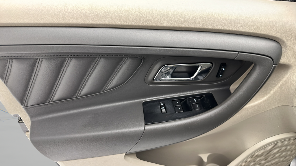 2011 Ford Taurus SEL