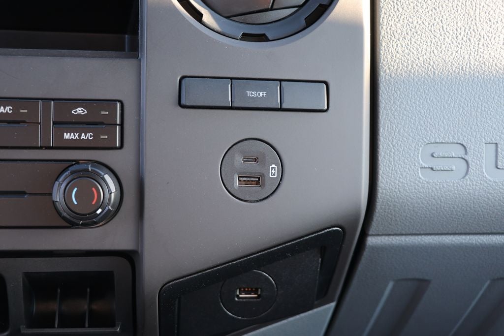 2022 Ford Super Duty F-650 Morgan Body 20-foot Dry Freight VSD box