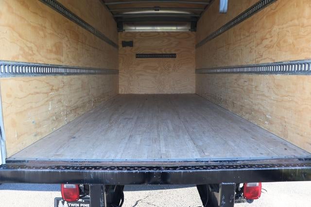2022 Ford Super Duty F-650 Morgan Body 20-foot Dry Freight VSD box