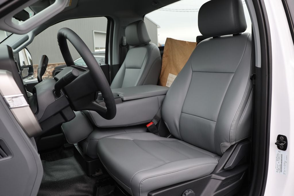 2024 Ford Super Duty F-550 XL DRW