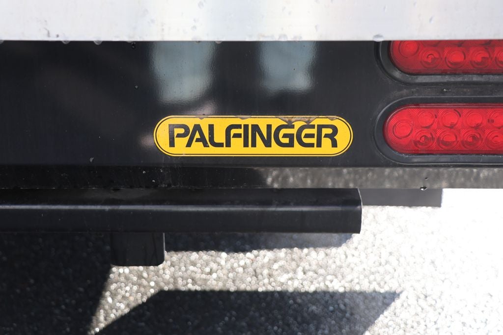 2025 Ford Super Duty E-450 Box Truck