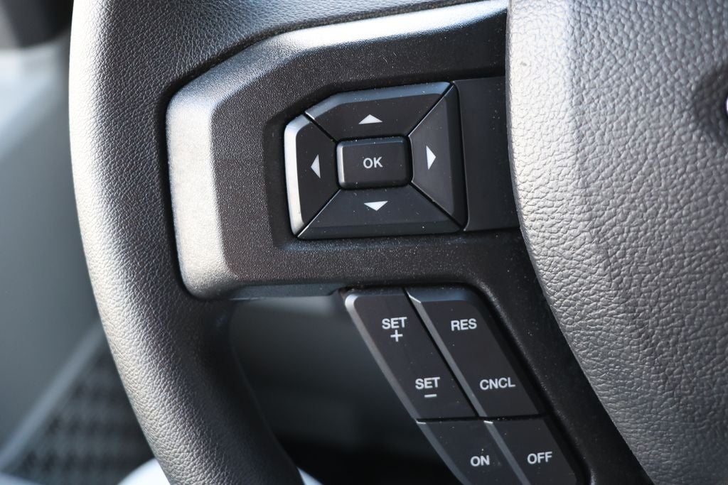 2025 Ford Super Duty E-450 Box Truck