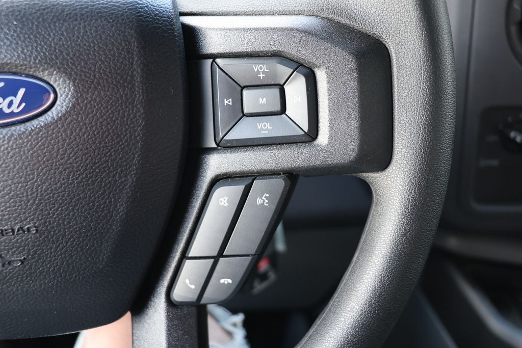 2025 Ford Super Duty E-450 Box Truck