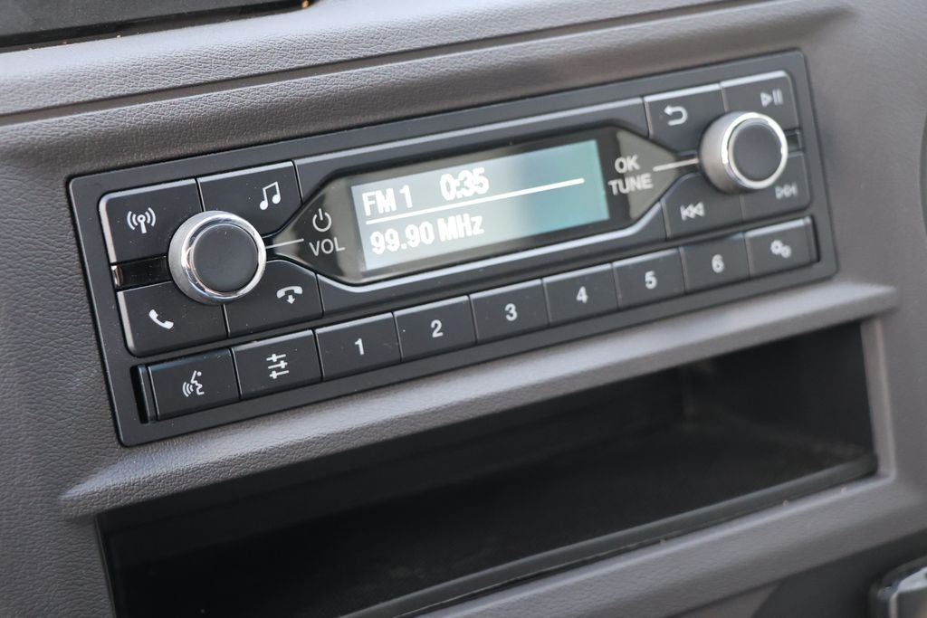 2025 Ford Super Duty E-450 Box Truck