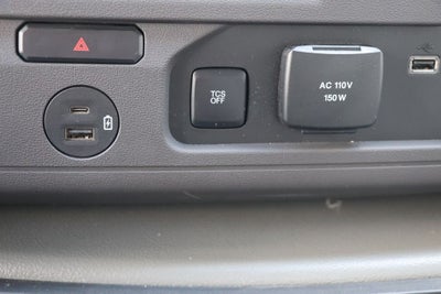 2025 Ford Super Duty E-450 Box Truck