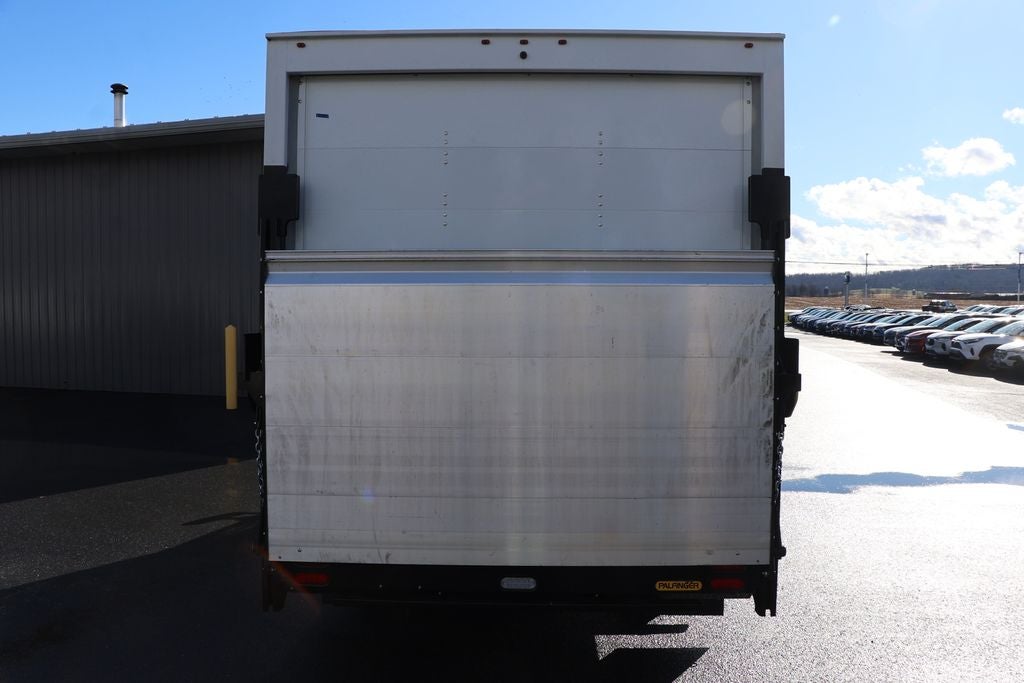 2025 Ford Super Duty E-450 Box Truck