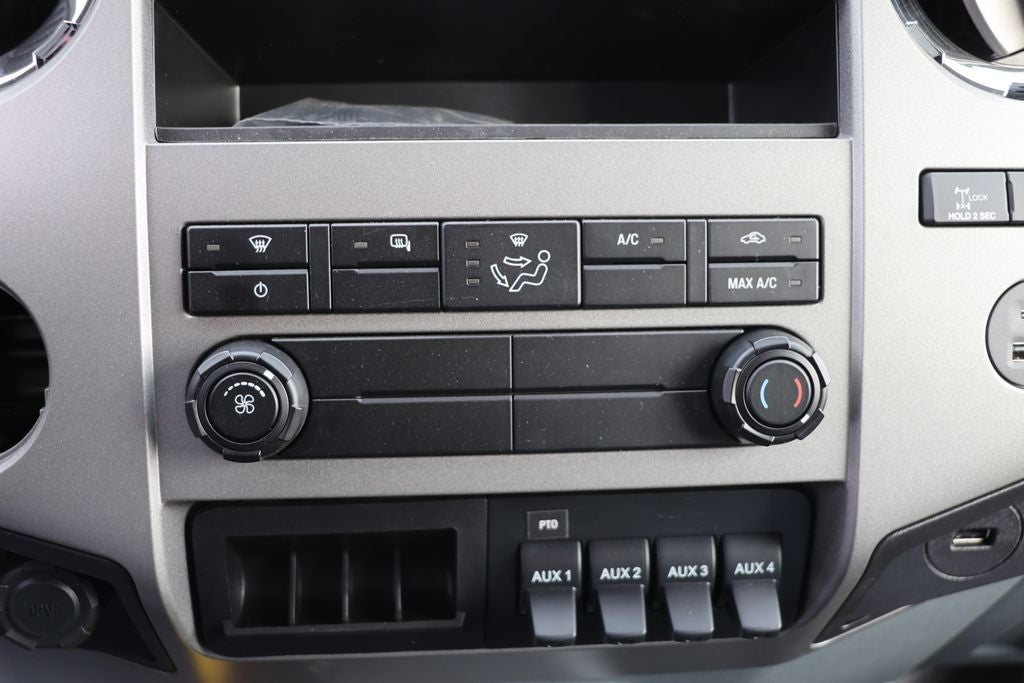 2025 Ford Super Duty F-750 Dump Body