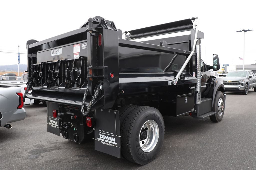 2025 Ford Super Duty F-750 Dump Body