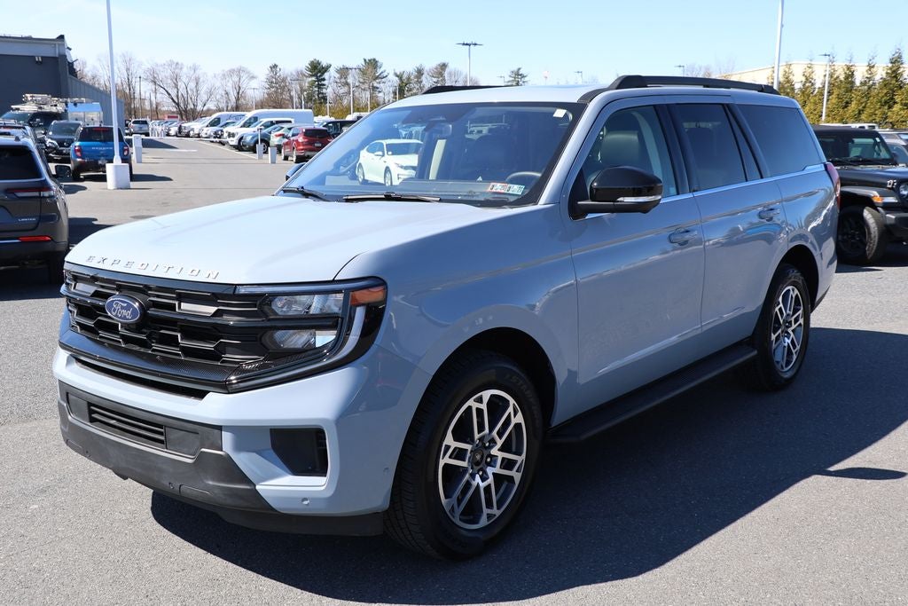 2025 Ford Expedition Active