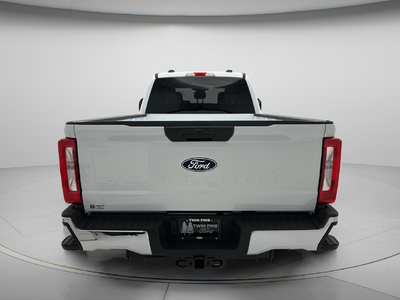 2027 Ford Super Duty F-250 XLT