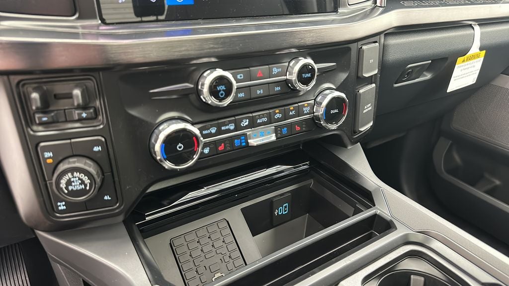 2026 Ford Super Duty F-350 Lariat