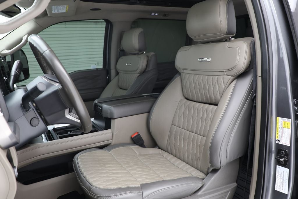 2025 Ford Super Duty F-350 Platinum