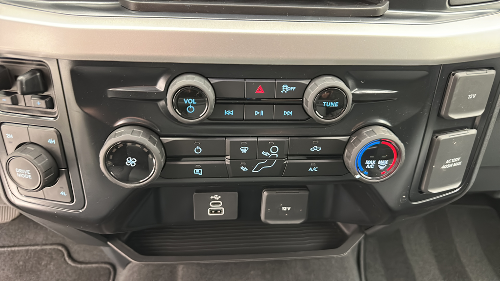 2027 Ford Super Duty F-350 XLT