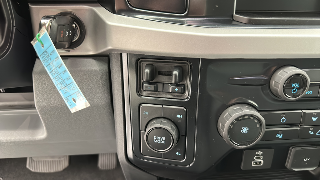 2027 Ford Super Duty F-350 XLT