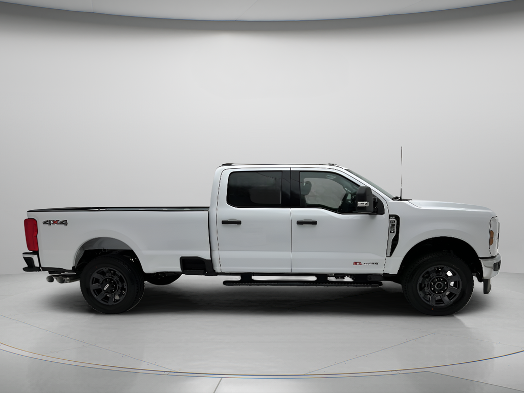 2027 Ford Super Duty F-350 XLT
