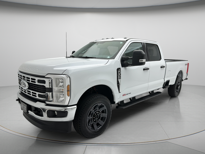 2027 Ford Super Duty F-350 XLT