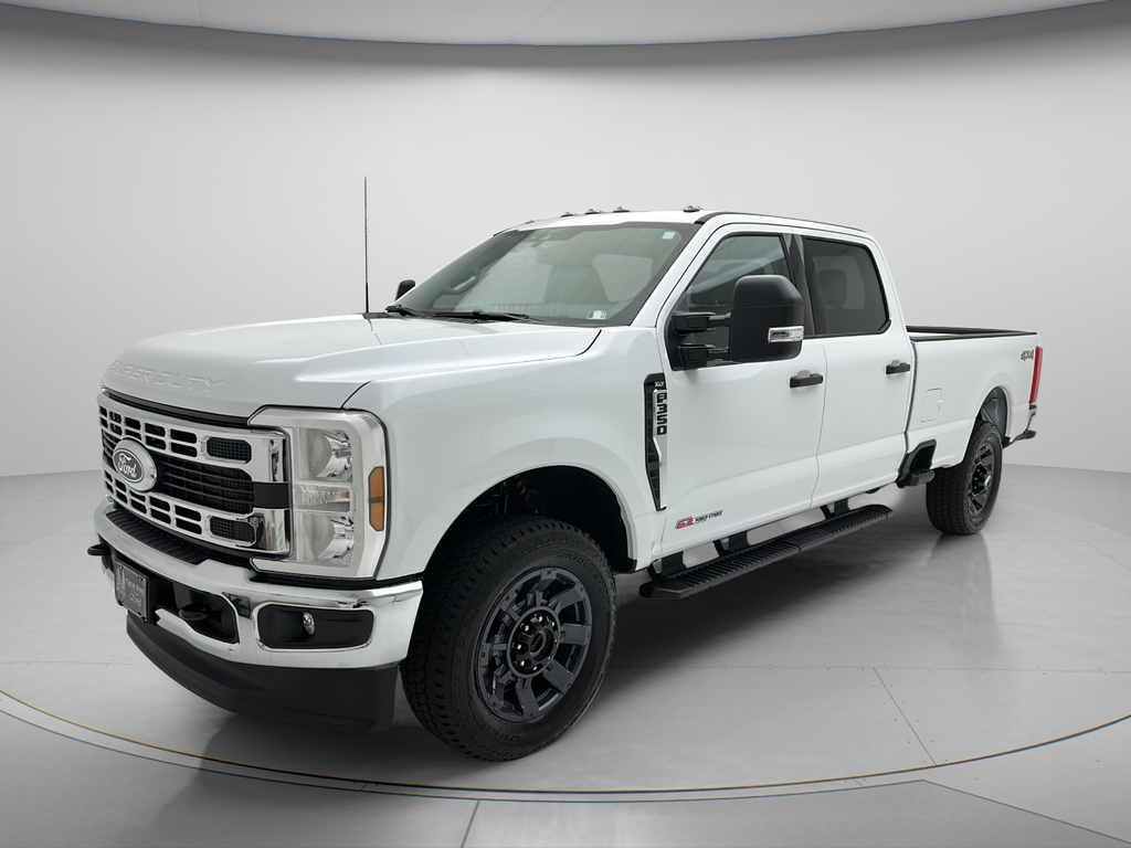 2027 Ford Super Duty F-350 XLT