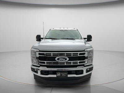 2027 Ford Super Duty F-350 XLT