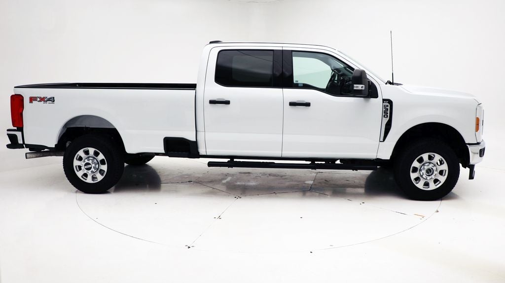 2023 Ford Super Duty F-350 XLT