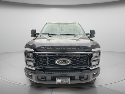 2025 Ford Super Duty F-350 XLT