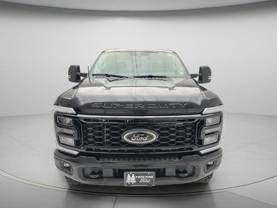 2025 Ford Super Duty F-350 XLT