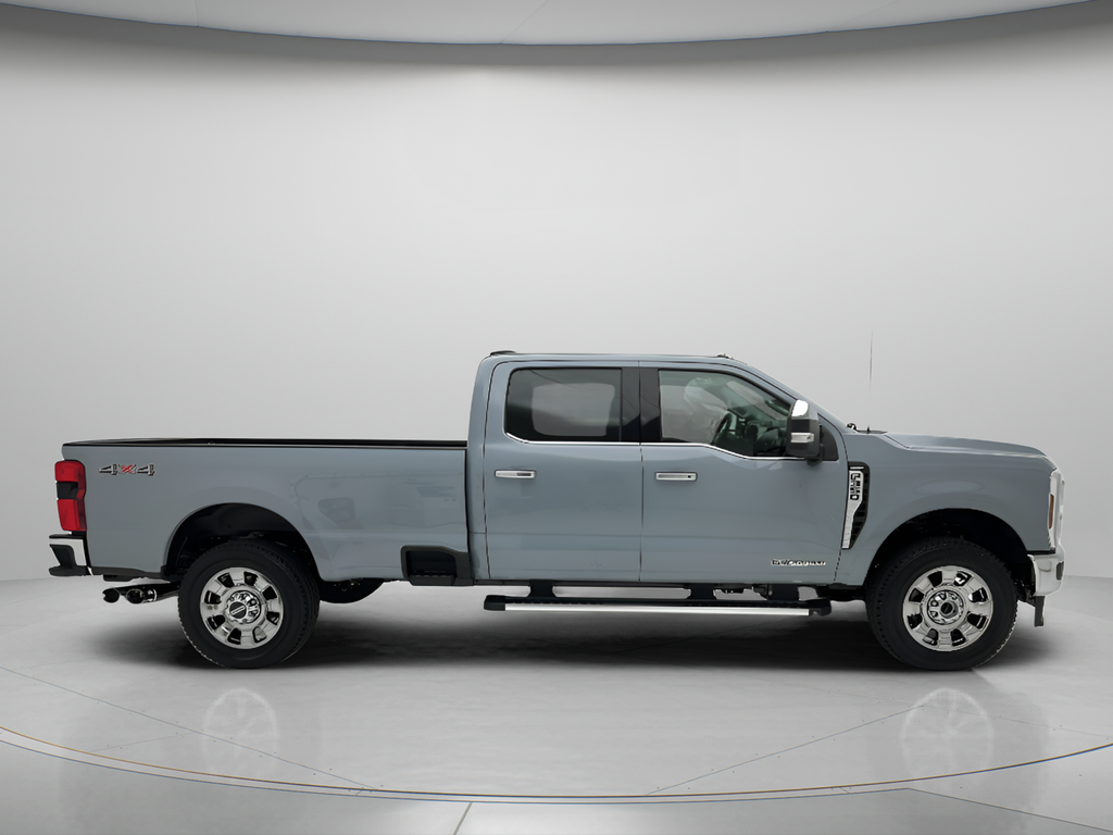 2026 Ford Super Duty F-350 Lariat