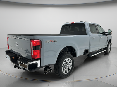 2026 Ford Super Duty F-350 Lariat