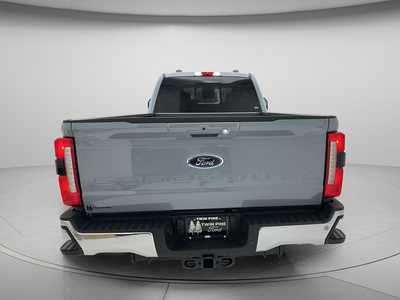 2026 Ford Super Duty F-350 Lariat