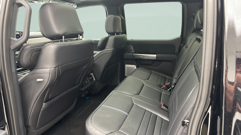 2026 Ford Super Duty F-350 Platinum DRW