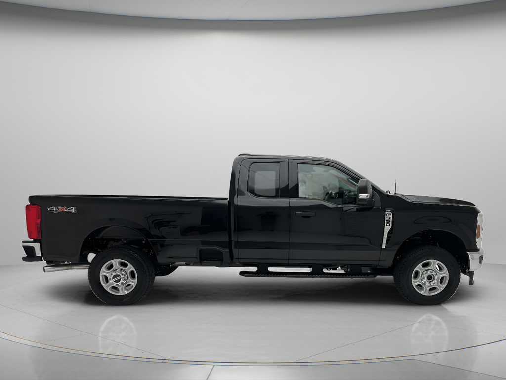 2026 Ford Super Duty F-350 XLT