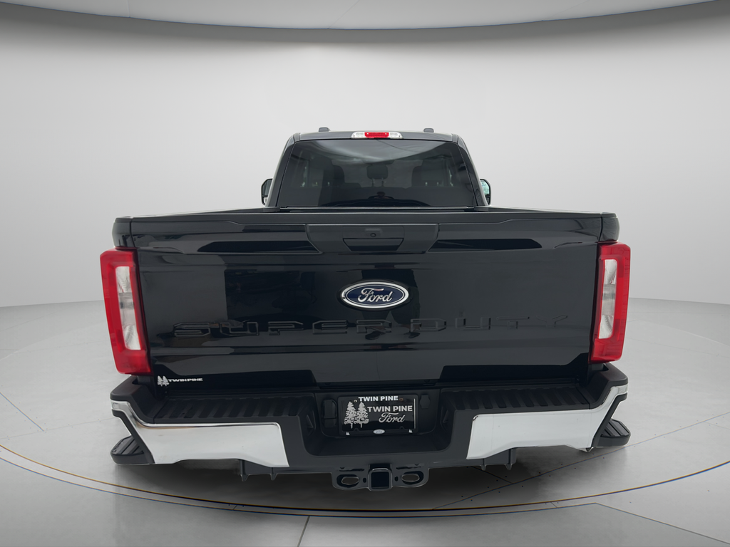 2026 Ford Super Duty F-350 XLT