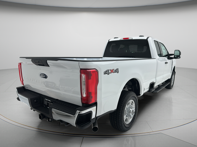 2026 Ford Super Duty F-350 XLT