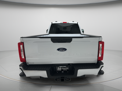 2026 Ford Super Duty F-350 XLT