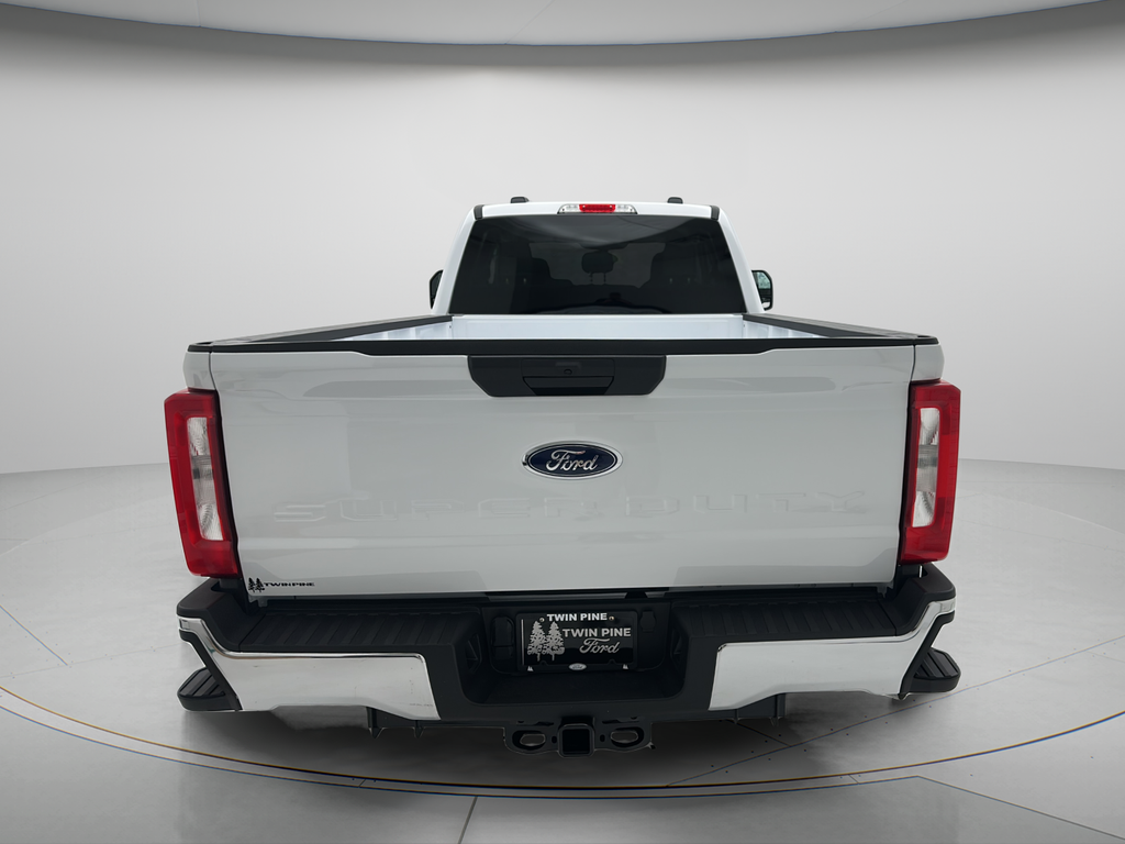 2026 Ford Super Duty F-350 XLT