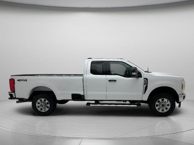 2023 Ford Super Duty F-350 XLT