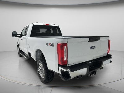 2023 Ford Super Duty F-350 XLT