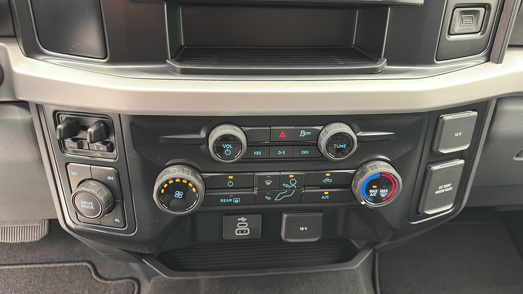 2026 Ford Super Duty F-350 XLT